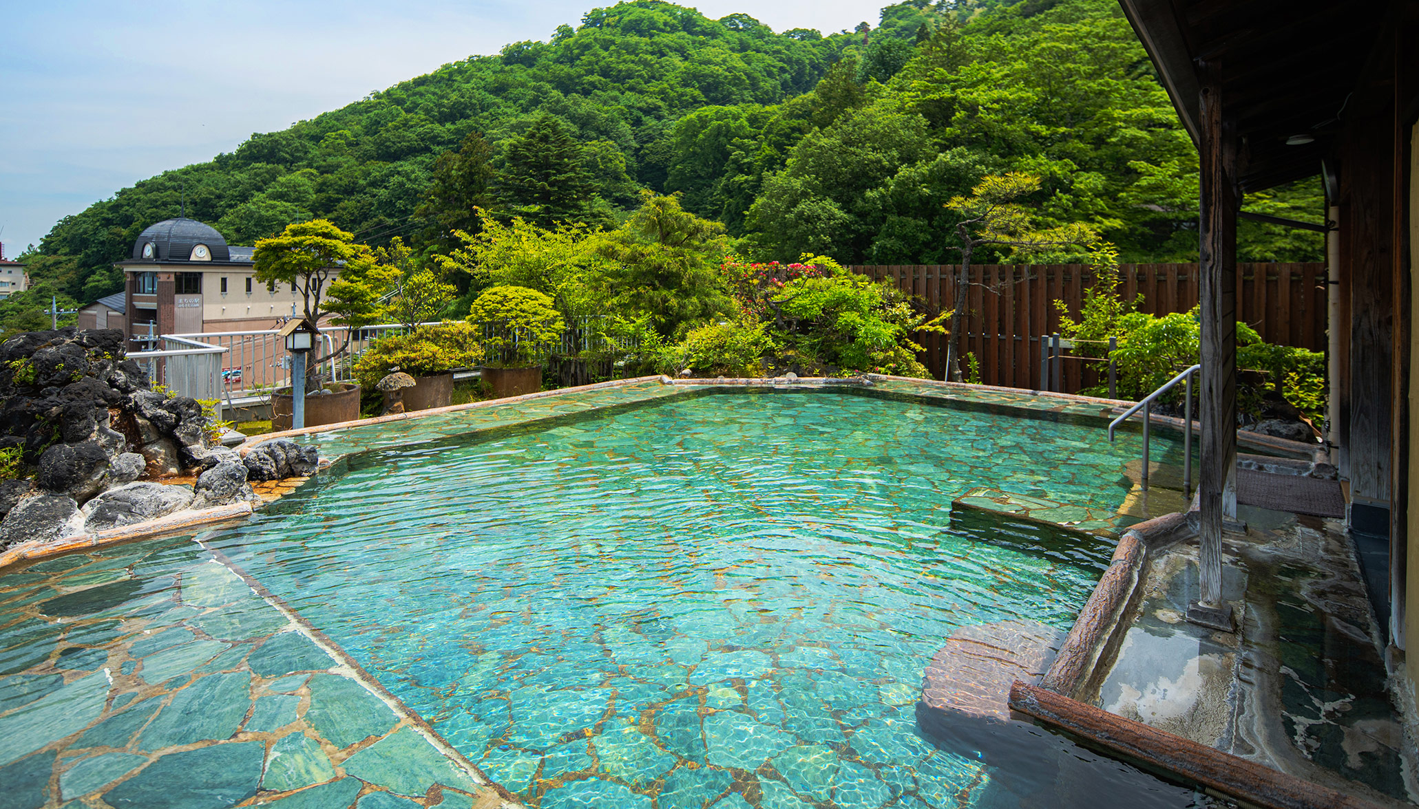 屋上庭園露天風呂「浪漫」