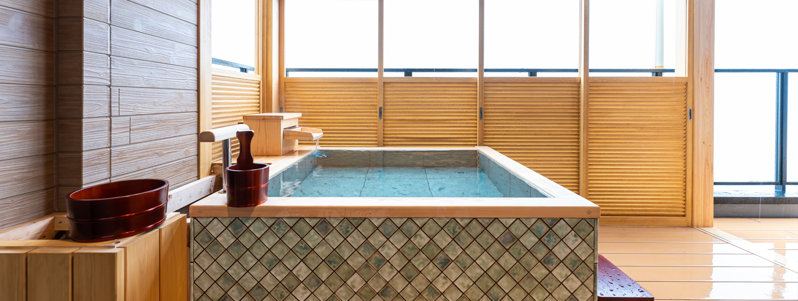 掛け流し半露天風呂付 和洋室